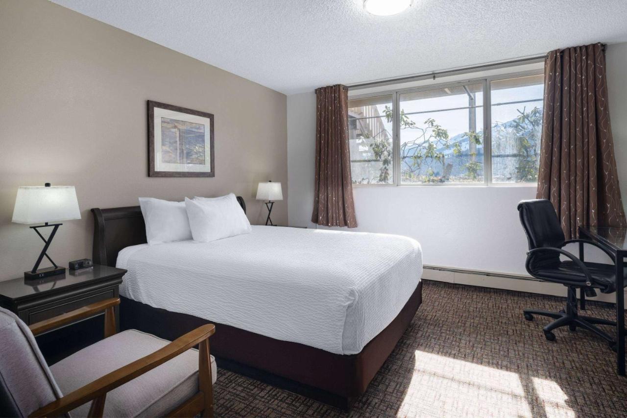Ramada By Wyndham Juneau Exterior photo