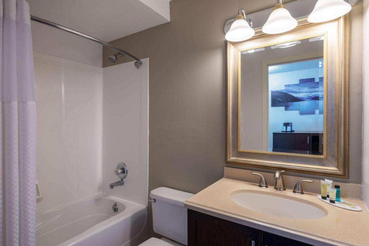 Ramada By Wyndham Juneau Exterior photo
