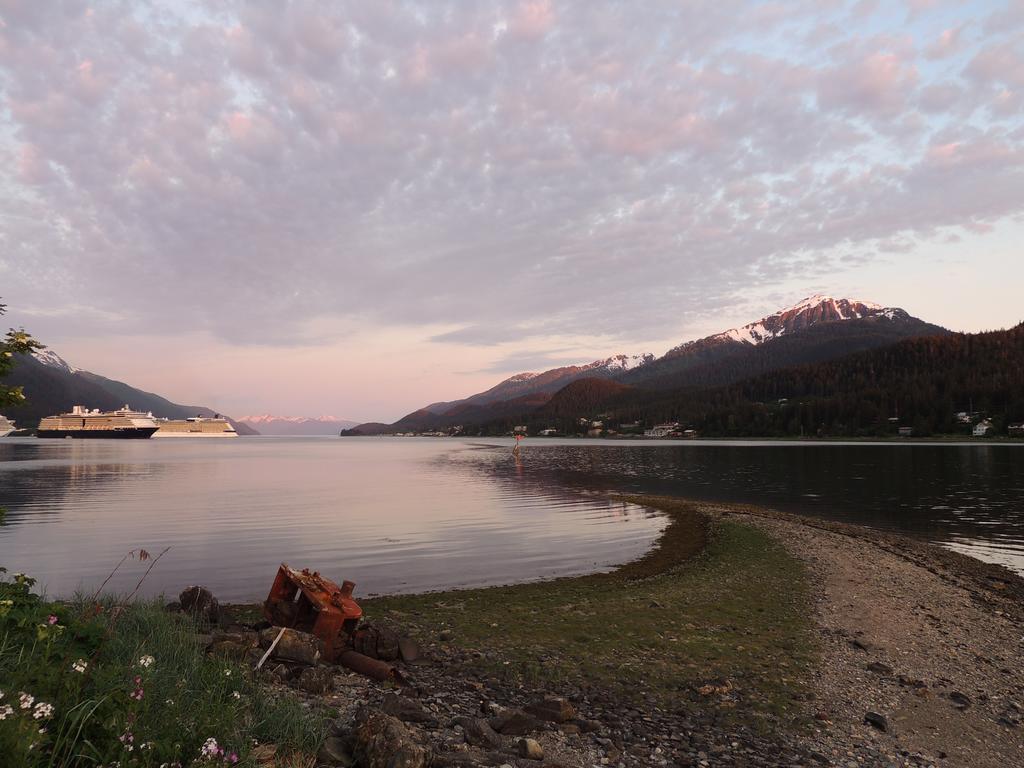 Ramada By Wyndham Juneau Exterior photo