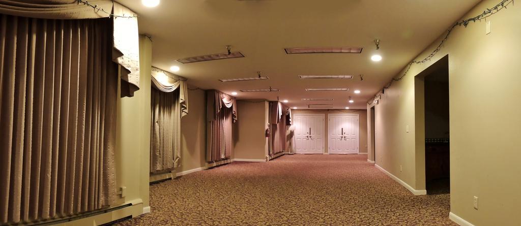 Ramada By Wyndham Juneau Exterior photo